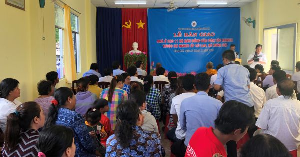 Huyện Vĩnh Lợi: Trao 11 nhà ở cho hộ đồng bào dân tộc Khmer nghèo