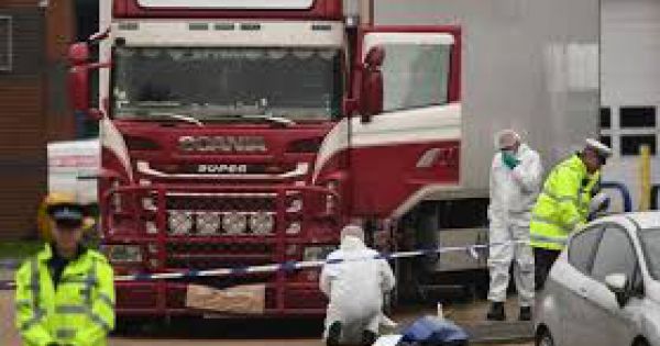 Cảnh sát Anh buộc tội thêm một người vụ 39 thi thể trong container