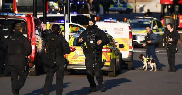 Anh: Đâm dao gần cầu London, 2 người thiệt mạng