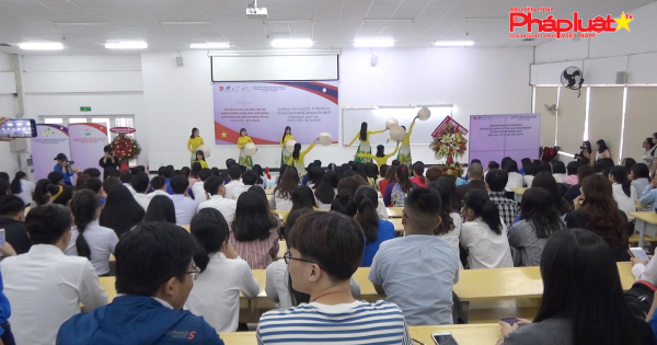 Sinh viên Việt – Lào giao lưu nhân kỷ niệm 44 năm ngày quốc khánh Lào