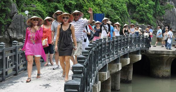 Việt Nam tìm cách hút khách khách quốc tế trở lại