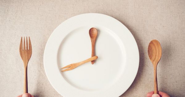 Nhịn ăn gián đoạn có thể giúp kéo dài tuổi thọ