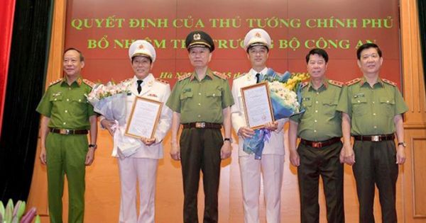 Tướng Nguyễn Duy Ngọc nhận phần thưởng cao quý của Chủ tịch nước