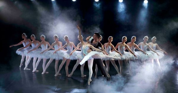 Siêu phẩm ballet Hồ Thiên Nga sẽ trình diễn giữa hồ Thiên Nga Ecopark, Hà Nội