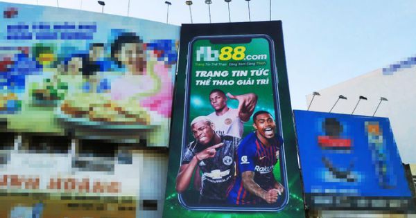 Xác minh thông tin về web cá độ bóng đá quảng cáo trên đường phố TP.HCM