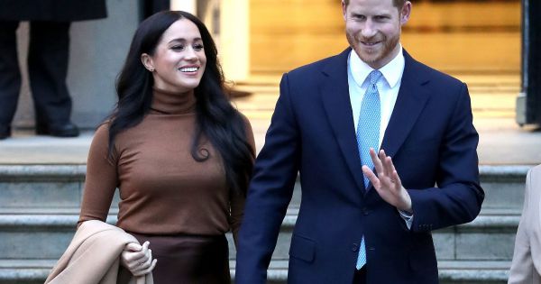 Anh: Hoàng tử Harry và vợ được chấp thuận rời bỏ cương vị Hoàng gia