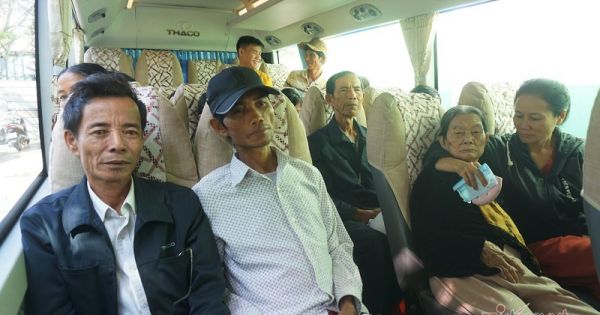 Đà Nẵng: Bệnh nhân được đưa về quê ăn tết trên chuyến xe nghĩa tình