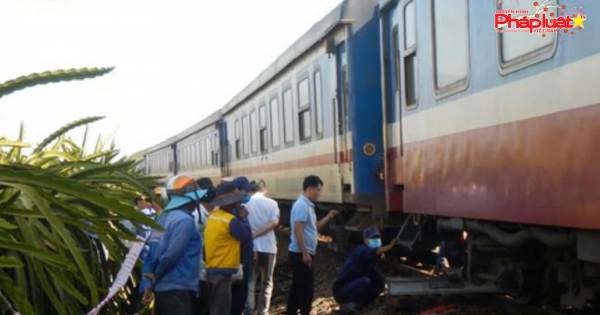 Bình Thuận: Tàu hoả trật đường ray, đường sắt tê liệt