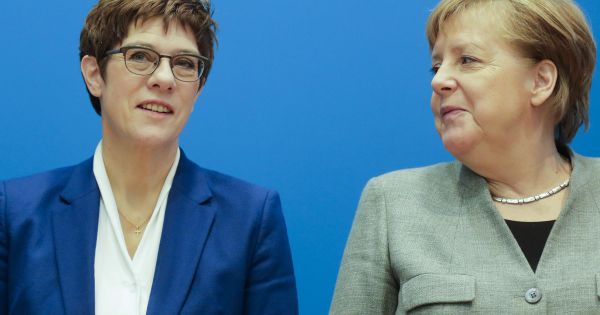 Đức: Chủ tịch đảng CDU tuyên bố không tranh cử thủ tướng