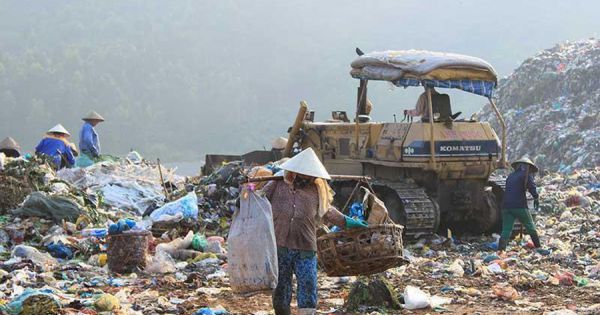 Đà Nẵng bố trí phương tiện bảo hộ cho công nhân tại bãi rác