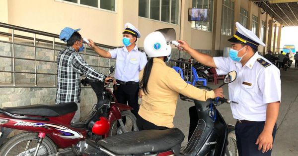Các cửa khẩu Hoa Lư, Mộc Bài, Lao Bảo: Kiểm soát chặt hành khách qua lại
