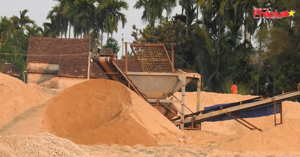 Quảng Ngãi: Dự án đổ cát trên lúa dân chưa đền bù; nay trở thành nơi tập kết sàng cát sỏi không phép