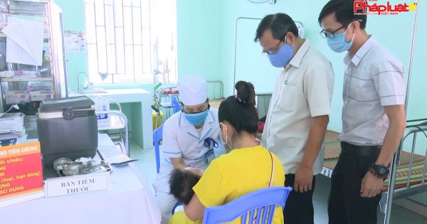 Phóng sư: Thành phố Quảng Ngãi thực hiện tiêm chủng an toàn cho trẻ giữa mùa dịch Covid-19
