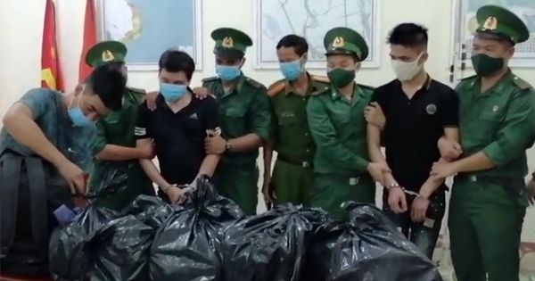 Truy đuổi nhóm người chở 40 kg ma túy về Sài Gòn