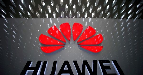 Mỹ tiếp tục “cấm cửa” Huawei thêm một năm
