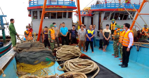 Nổ súng truy bắt tàu khai thác hải sản trái phép trên biển Hà Tĩnh