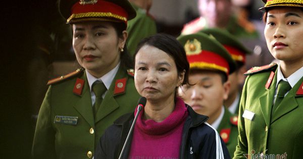 Mẹ nữ sinh giao gà ở Điện Biên hầu tòa để kêu oan
