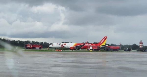 Sự cố máy bay trượt khỏi đường băng Tân Sơn Nhất: Tạm thu bằng lái 2 phi công