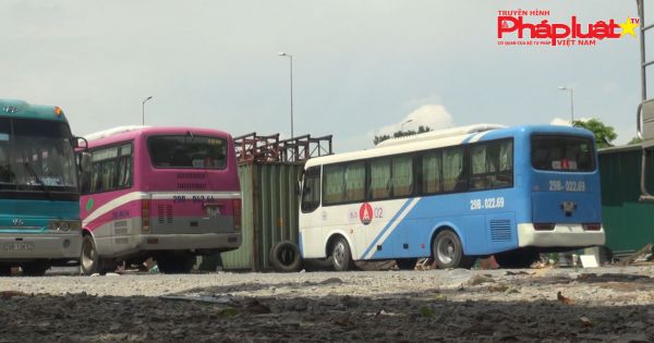 Hà Nội: Đất công trình công cộng, trường học chậm triển khai xây dựng biến tướng thành bãi xe trái phép