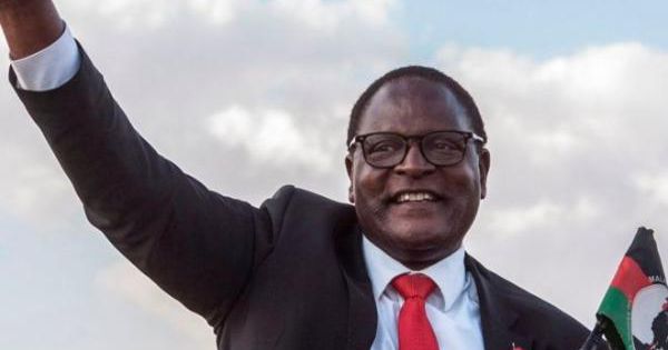 Ông Lazarus Chakwera tuyên thệ nhậm chức tổng thống Malawi