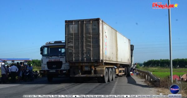 Hà Tĩnh: Xe tải đối đầu container, 3 người thương vong