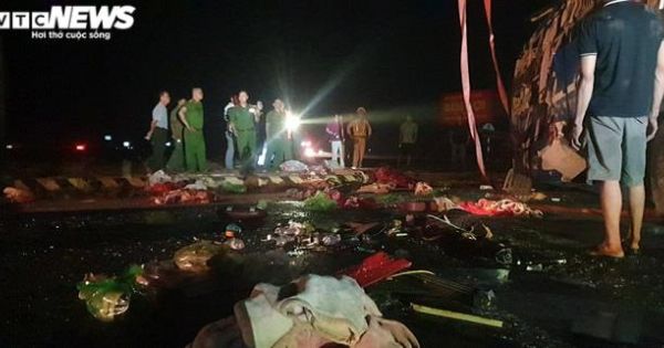 Hiện trường lật xe khách ở Thái Bình khiến gần 20 người bị thương