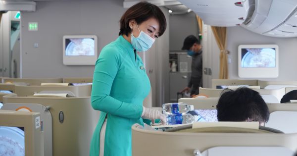 Vietnam Airlines tiếp tục các giải pháp bảo vệ sức khỏe hành khách, người lao động