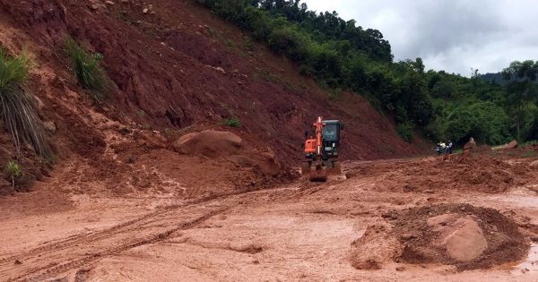 Sơn La: Nhiều tuyến đường bị sạt lở do ảnh hưởng mưa kéo dài
