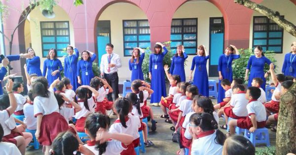 Bất chấp lệnh cấm, trường học ở Biên Hòa cho hơn 800 học sinh đến lớp