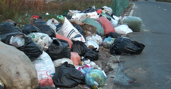 Hà Tĩnh: Qúa vô lý khi cả huyện Hương Khê không có lấy một bãi rác thải tập trung