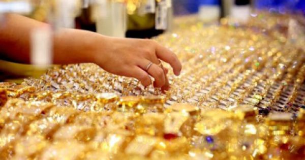 Công ty cổ phần Tập đoàn vàng bạc đá quý DOJI bị xử phạt