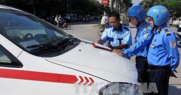 Gần 1.000 taxi vi phạm trật tự an toàn giao thông bị thanh tra giao thông Hà Nội xử lý
