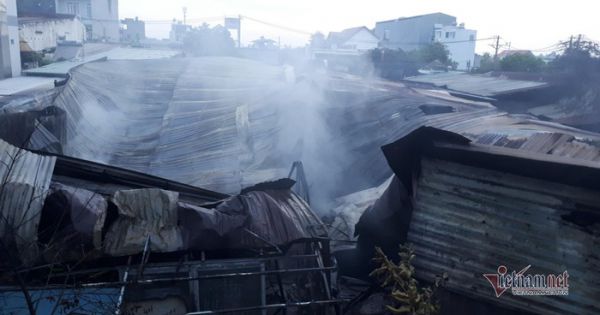 Hỏa hoạn thiêu rụi hơn 10 căn nhà trọ và nhà dân ở quận 9, TP Hồ Chí Minh