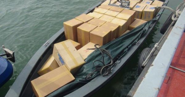Thu giữ 6 thuyền máy chở hàng lậu trị giá khoảng 500 triệu đồng