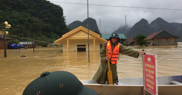 13 người thiệt mạng, mất tích trong mưa lũ kinh hoàng ở miền Trung