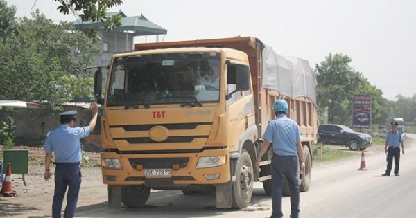 Phạt gần 1.300 xe chở quá tải trong tháng 9