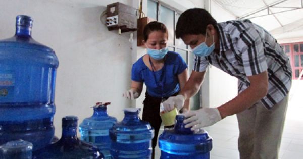 Xử phạt cơ sở sản xuất nước uống đóng chai nhiễm khuẩn tại Đồng Tháp