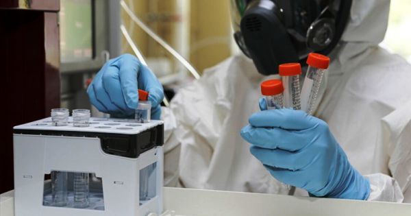 Vaccine thứ hai được đăng ký mở ra cơ hội tiêm chủng lớn cho người dân Nga