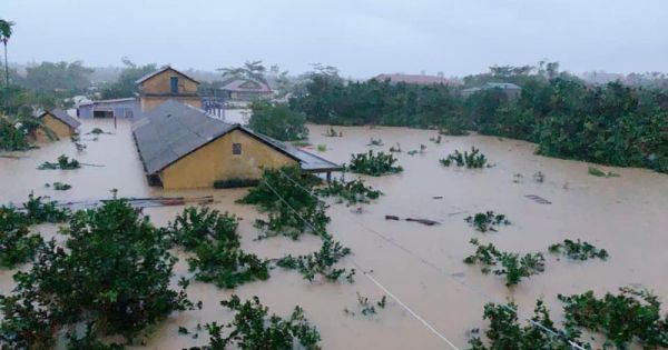 60 người thiệt mạng do mưa lũ, hàng nghìn hộ dân vẫn còn ngập lụt