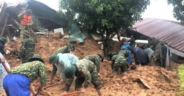 Vụ sạt lở đất vùi lấp nhiều cán bộ, chiến sĩ ở Quảng Trị, 5 người được giải cứu