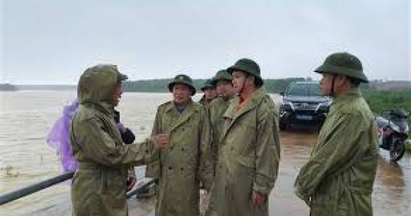 Bí thư Tỉnh ủy Lê Quang Tùng kiểm tra, chỉ đạo công tác ứng phó với mưa lũ tại các địa phương