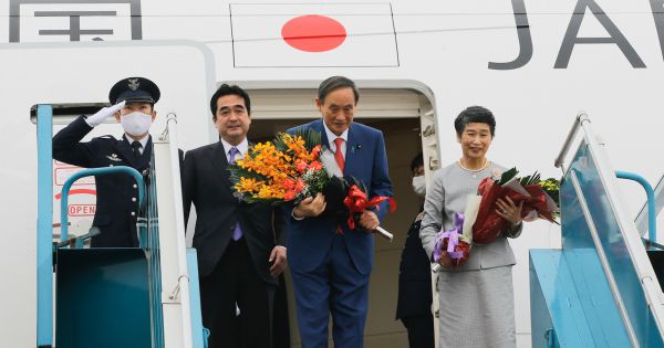 Thủ tướng Nhật Bản kết thúc tốt đẹp chuyến thăm Việt Nam