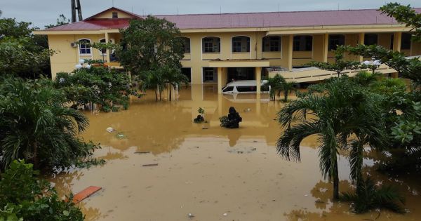 Bộ Y tế cử 7 tổ công tác hỗ trợ khắc phục hậu quả bão lũ tại các tỉnh miền Trung