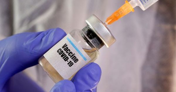 Việt Nam xem xét thử nghiệm vaccine COVID-19 trên người