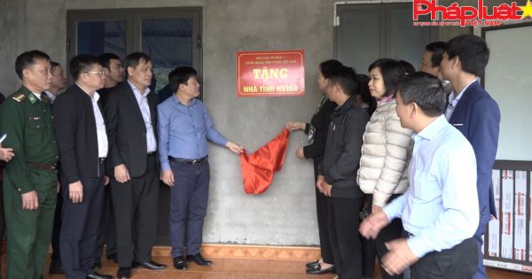 Khối thi đua I - Công đoàn Viên chức Việt Nam thăm và tặng nhà tình nghĩa tại Lai Châu