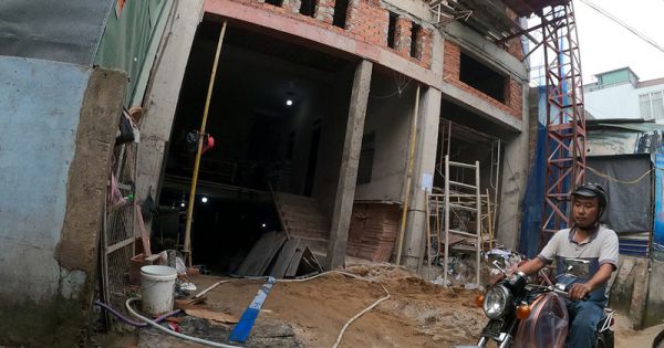 Sập giàn giáo công trình ở Tân Bình, 3 người rơi xuống đất