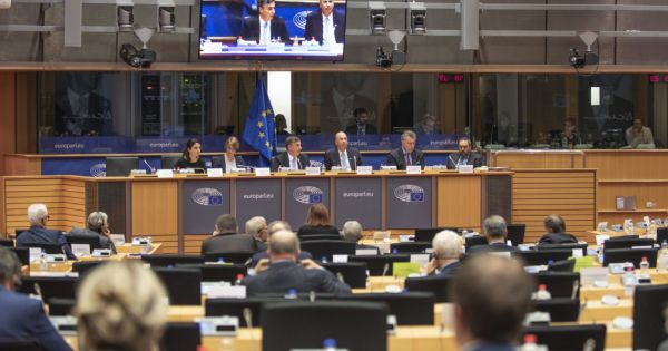 Nội bộ EU bất đồng về gói ngân sách cứu trợ mới