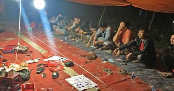 Bắt đại gia Bình 'Điếm' chuyên tổ chức sòng bạc trong đêm