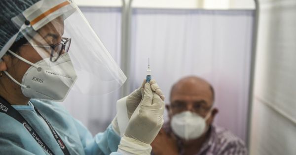Peru đột ngột dừng thử nghiệm lâm sàng vaccine Covid-19 của Trung Quốc
