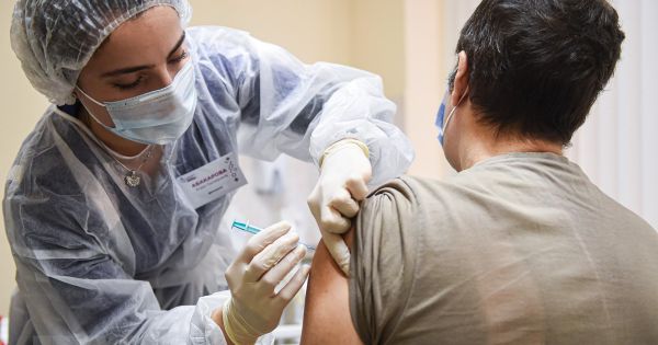 Thủ tướng Nga phê duyệt thủ tục cung cấp vắcxin COVID-19